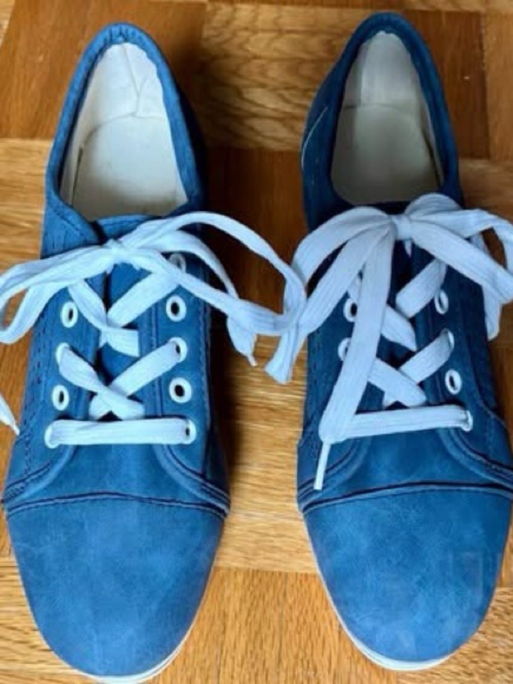 Blue Suede Lace-Up Fashion Sneakers